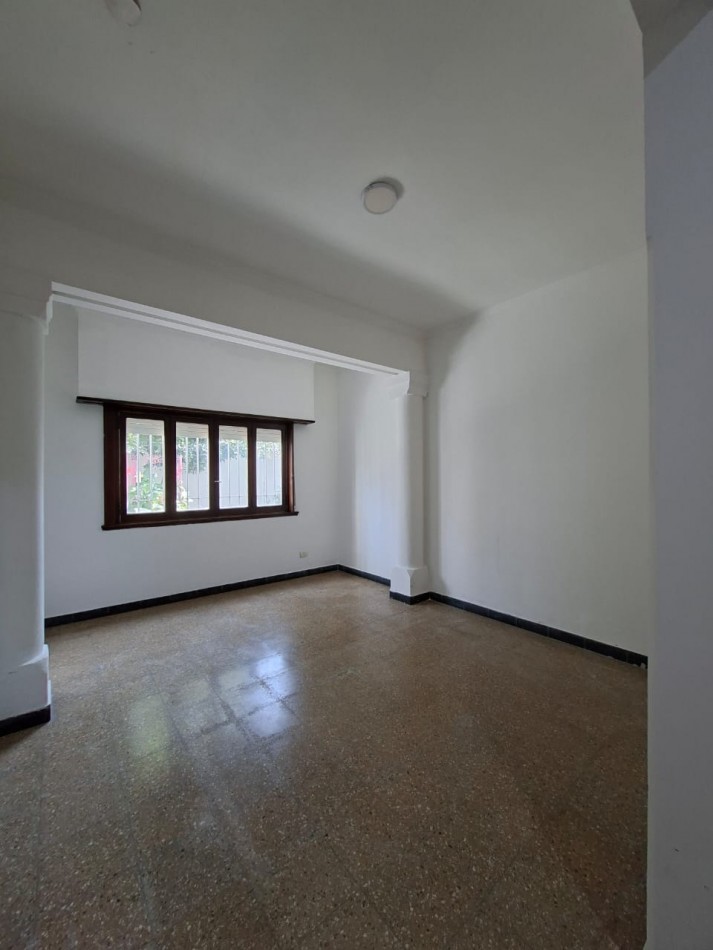 CHALET DE 5 AMBIENTES APTO USO PROFESIONAL