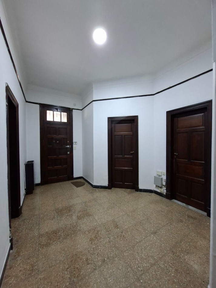 CHALET DE 5 AMBIENTES APTO USO PROFESIONAL