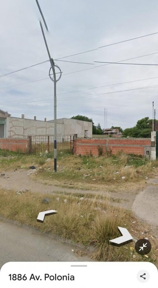 DOS LOTES JUNTOS SOBRE AVENIDA POLONIA