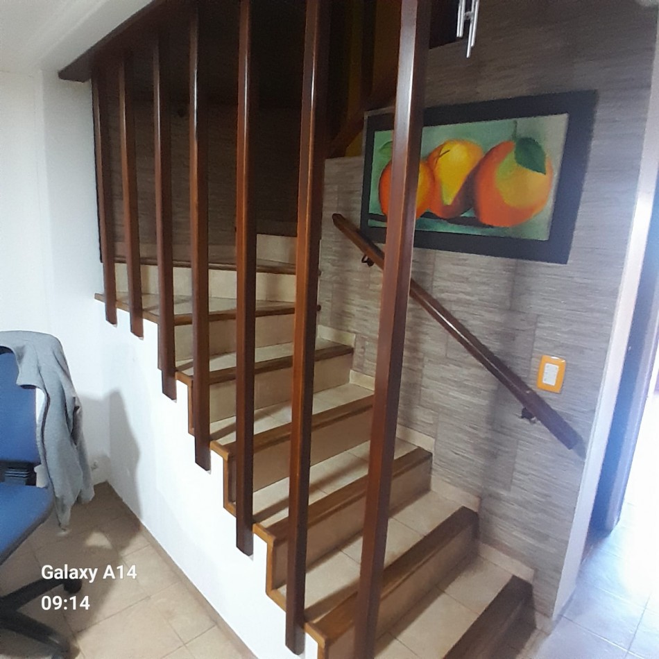 DUPLEX DE TRES AMBIENTES EN BARRIO VILLA PRIMERA