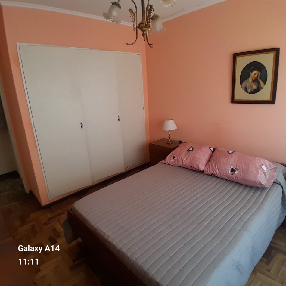 EN VENTA. DEPARTAMENTO DOS AMBIENTES CON BALCON Y COCHERA. ZONA SANTIAGO DEL ESTERO 1900