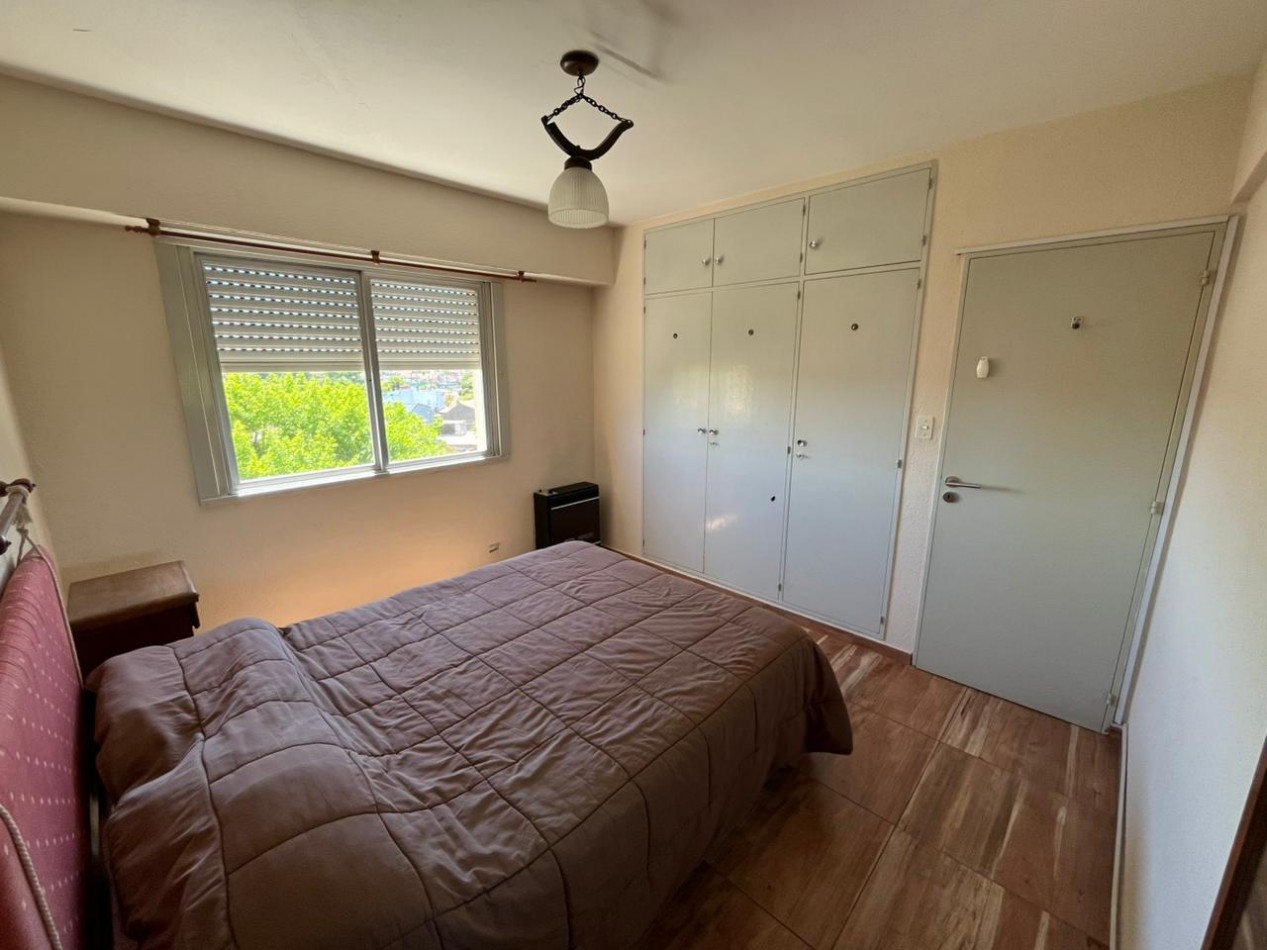 EN VENTA. DEPARTAMENTO DE 4 AMBIENTES CON ESPACIO DE COCHERA. BAHIA BLANCA 2600