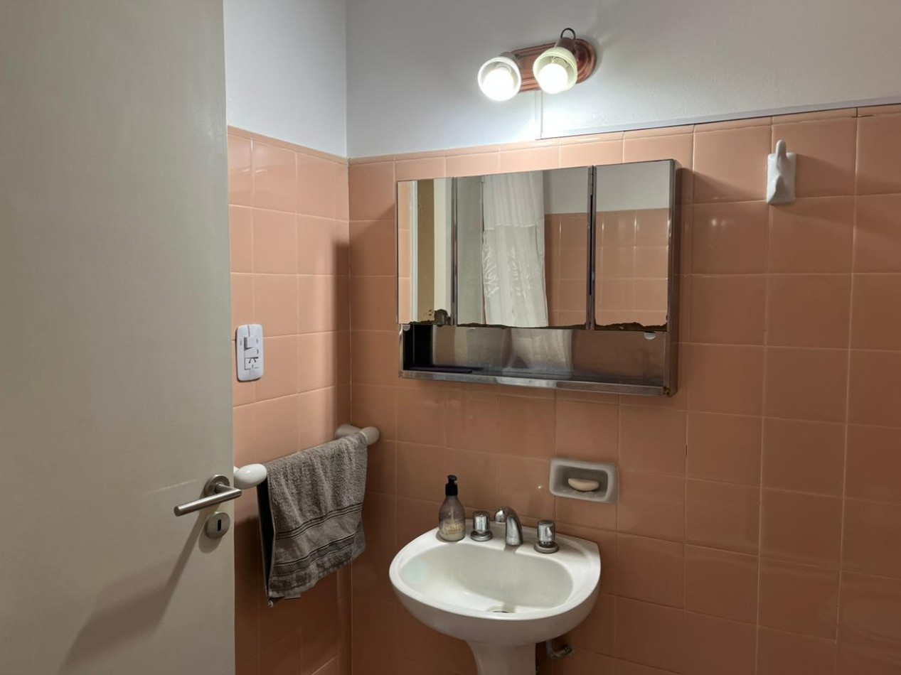 EN VENTA. DEPARTAMENTO DE 4 AMBIENTES CON ESPACIO DE COCHERA. BAHIA BLANCA 2600