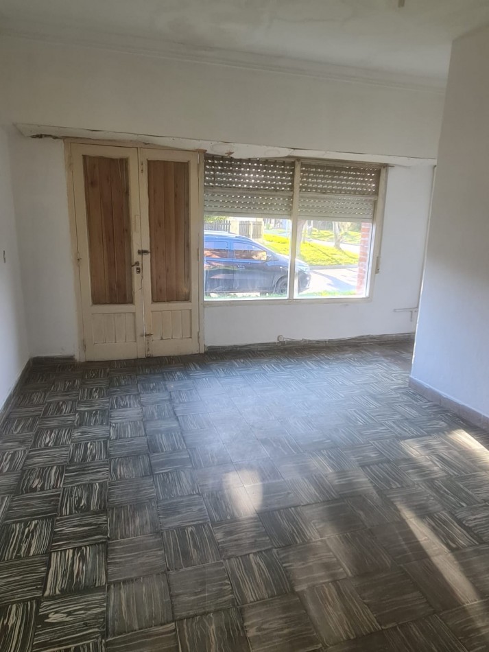 EN BLOCK: DOS PHS Y UN DEPTO O LOCAL EN BARRIO VILLA PRIMERA.  