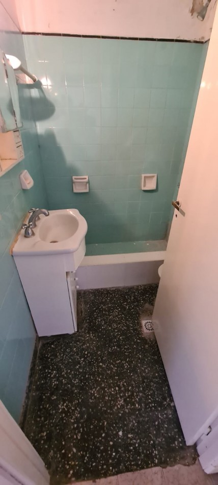 EN BLOCK: DOS PHS Y UN DEPTO O LOCAL EN BARRIO VILLA PRIMERA.  