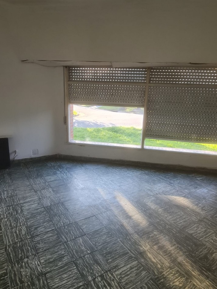 EN BLOCK: DOS PHS Y UN DEPTO O LOCAL EN BARRIO VILLA PRIMERA.  