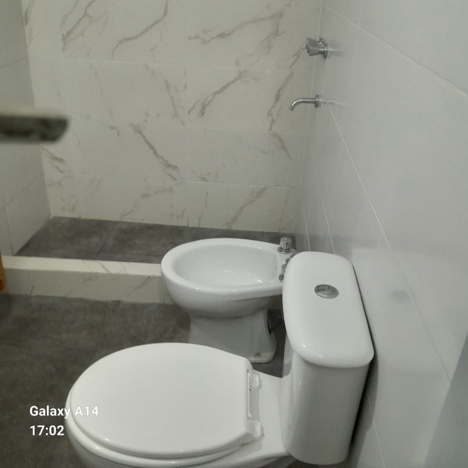 PH DE 3 AMBIENTES EN PLANTA BAJA A LA CALLE