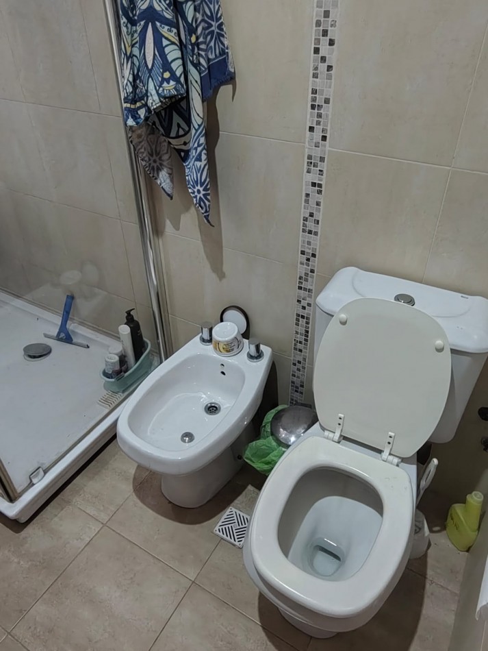 CHALET DE 4 AMBIENTES EN BARRIO VILLA PRIMERA