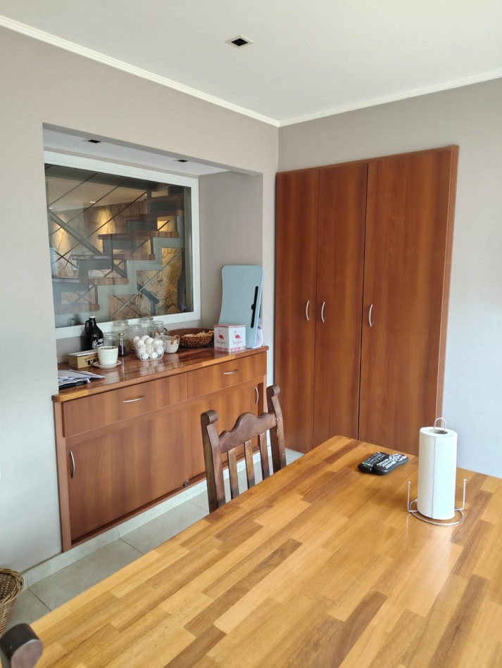 CHALET DE 4 AMBIENTES EN BARRIO VILLA PRIMERA