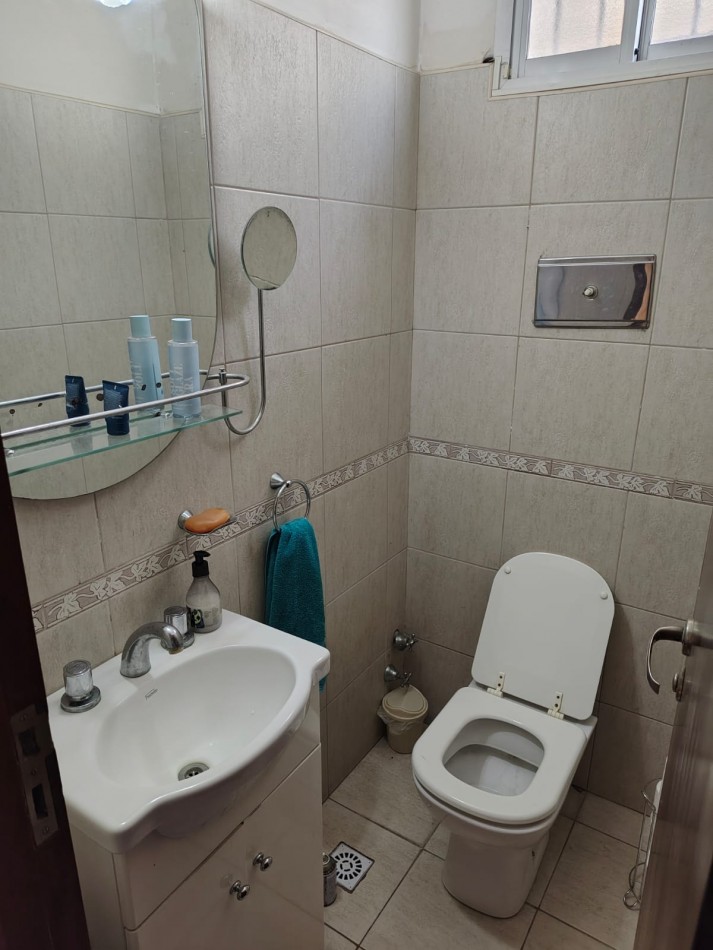 CHALET DE 4 AMBIENTES EN BARRIO VILLA PRIMERA