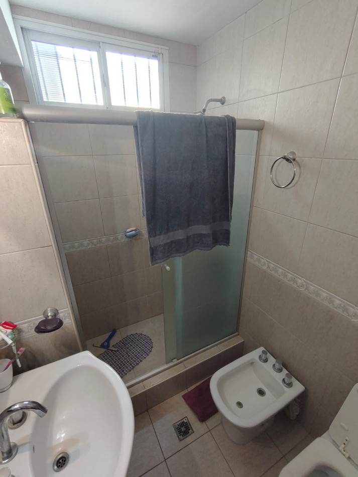 CHALET DE 4 AMBIENTES EN BARRIO VILLA PRIMERA