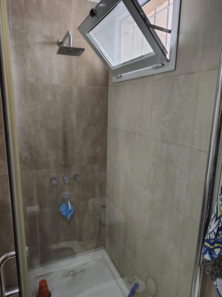 CHALET DE 4 AMBIENTES EN BARRIO VILLA PRIMERA