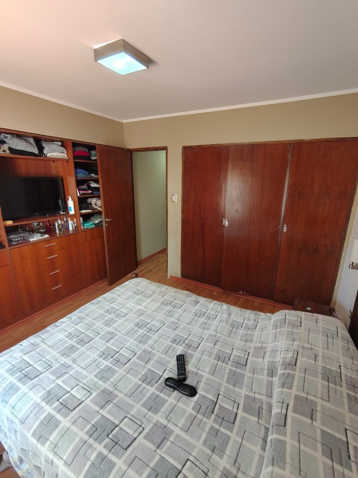 CHALET DE 4 AMBIENTES EN BARRIO VILLA PRIMERA