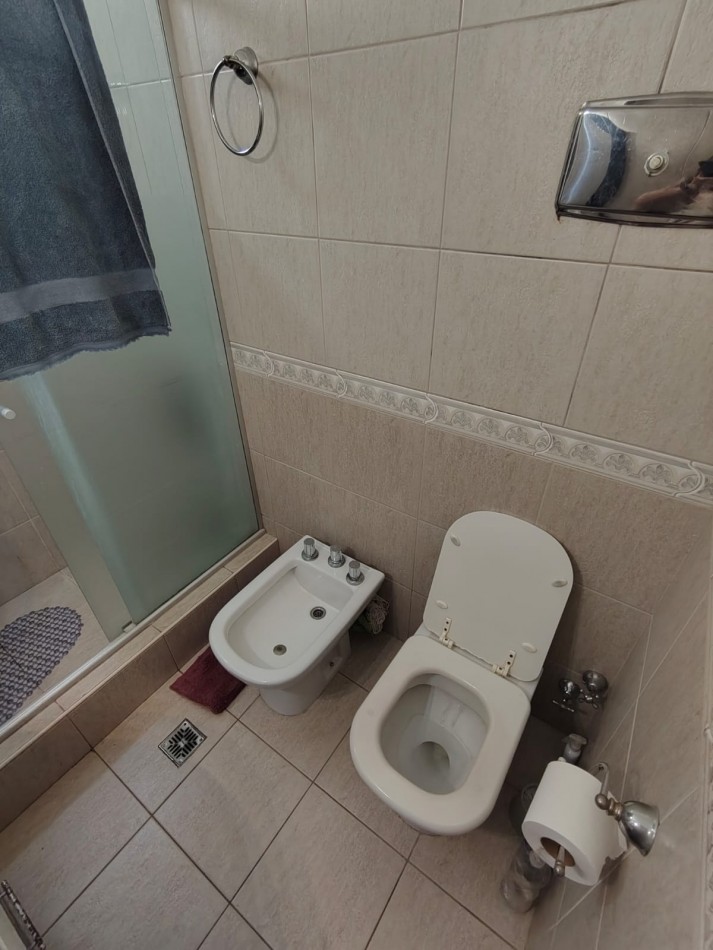 CHALET DE 4 AMBIENTES EN BARRIO VILLA PRIMERA