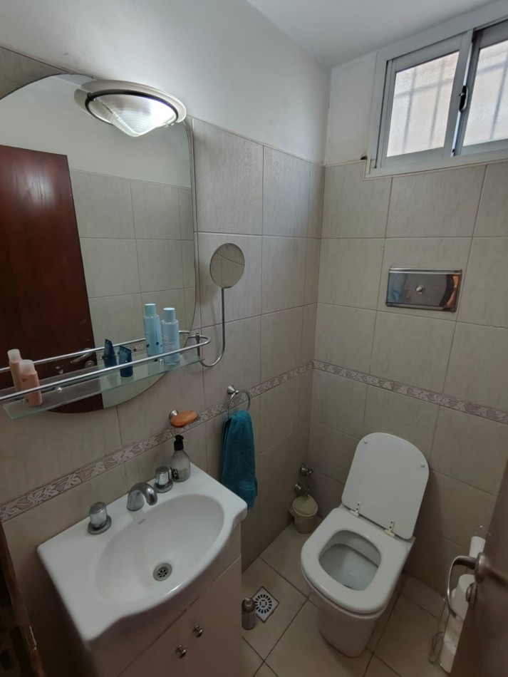 CHALET DE 4 AMBIENTES EN BARRIO VILLA PRIMERA