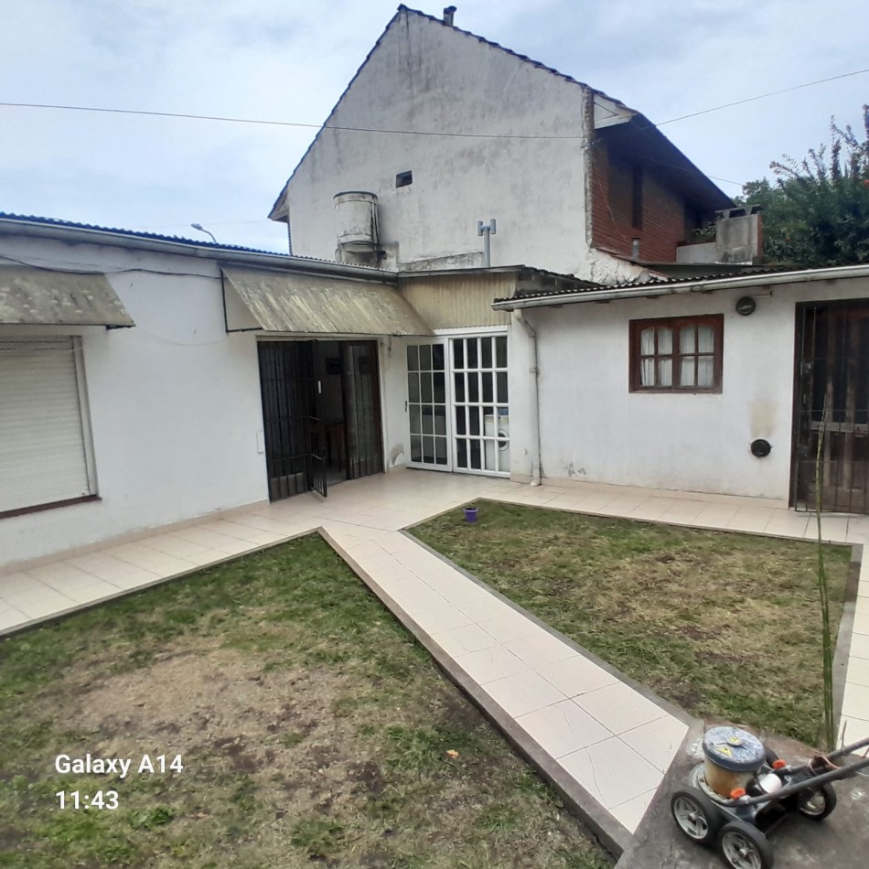 CASA DE 3 AMBIENTES EN BARRIO LOS PINARES