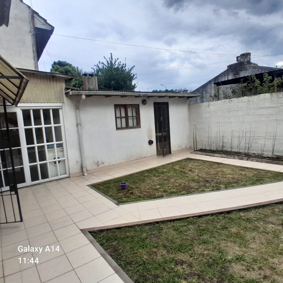 CASA DE 3 AMBIENTES EN BARRIO LOS PINARES