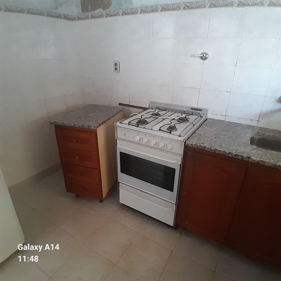 CASA DE 3 AMBIENTES EN BARRIO LOS PINARES