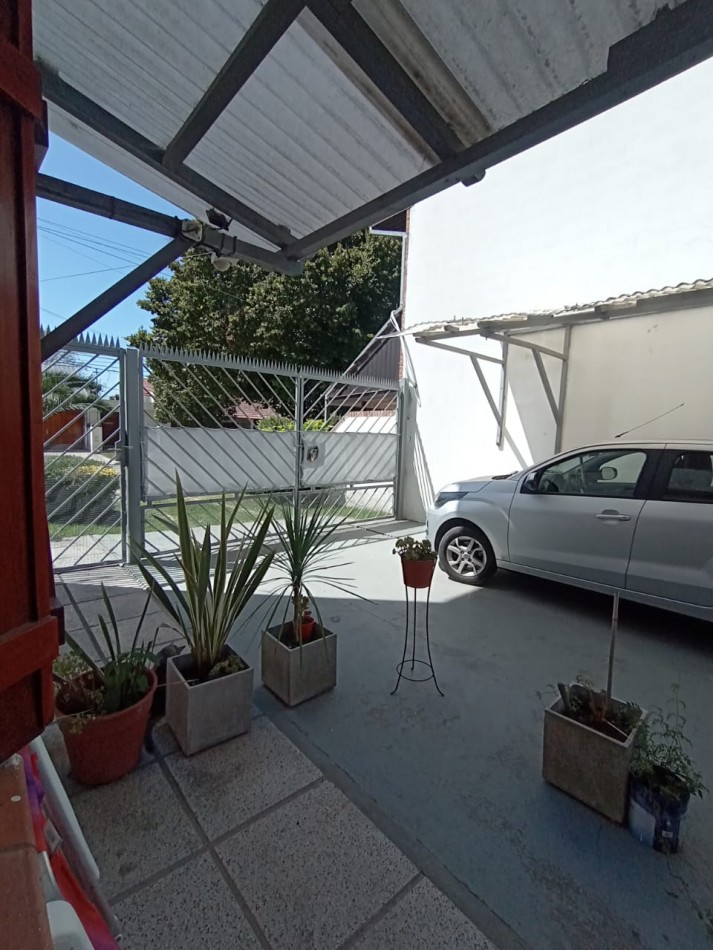 PH DE 3 AMBIENTES EN BARRIO CAISAMAR