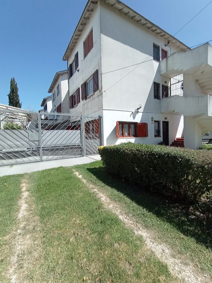 PH DE 3 AMBIENTES EN BARRIO CAISAMAR