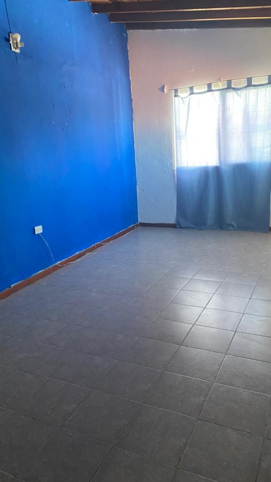 ALQUILER 24 MESES. CASA DE TRES AMBIENTES CON PATIO. NECOCHEA 6100