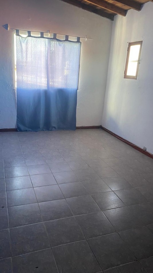 ALQUILER 24 MESES. CASA DE TRES AMBIENTES CON PATIO. NECOCHEA 6100