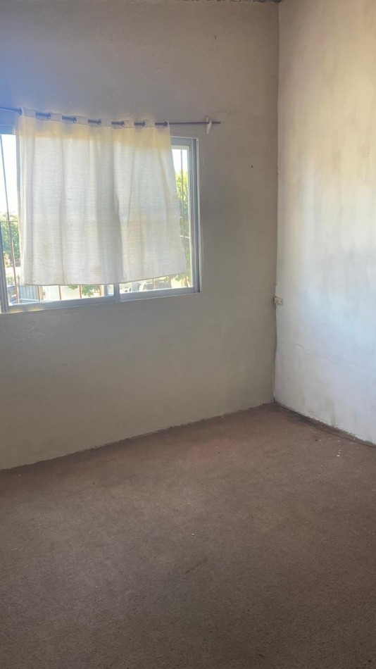 ALQUILER 24 MESES. CASA DE TRES AMBIENTES CON PATIO. NECOCHEA 6100