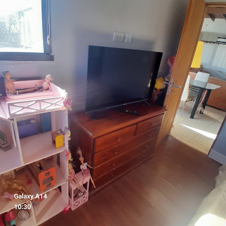 CASA DE HERMOSO DISEÑO EN SIERRAS DE LOS PADRES