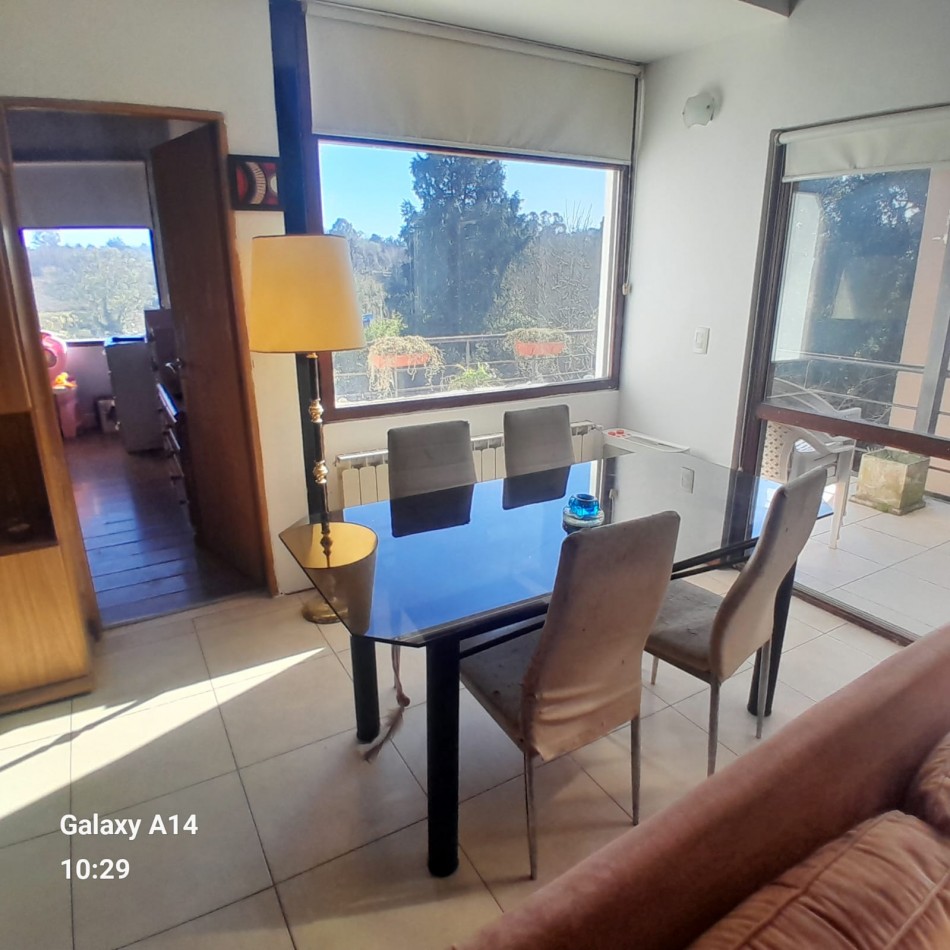 CASA DE HERMOSO DISEÑO EN SIERRAS DE LOS PADRES