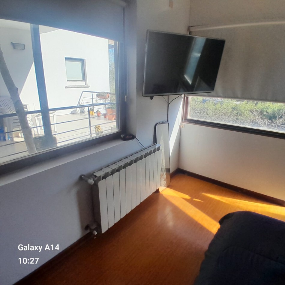 CASA DE HERMOSO DISEÑO EN SIERRAS DE LOS PADRES