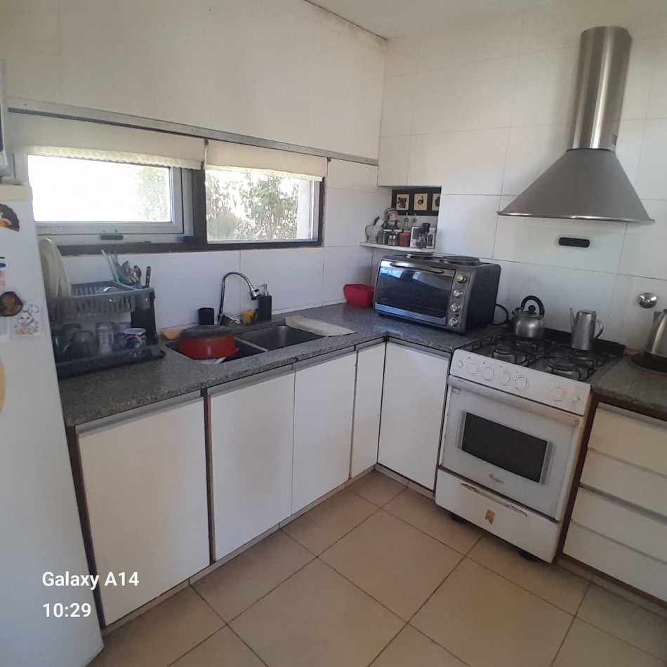 CASA DE HERMOSO DISEÑO EN SIERRAS DE LOS PADRES