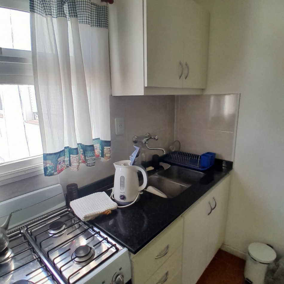 DEPARTAMENTO DE 2 AMBIENTES AMOBLADO