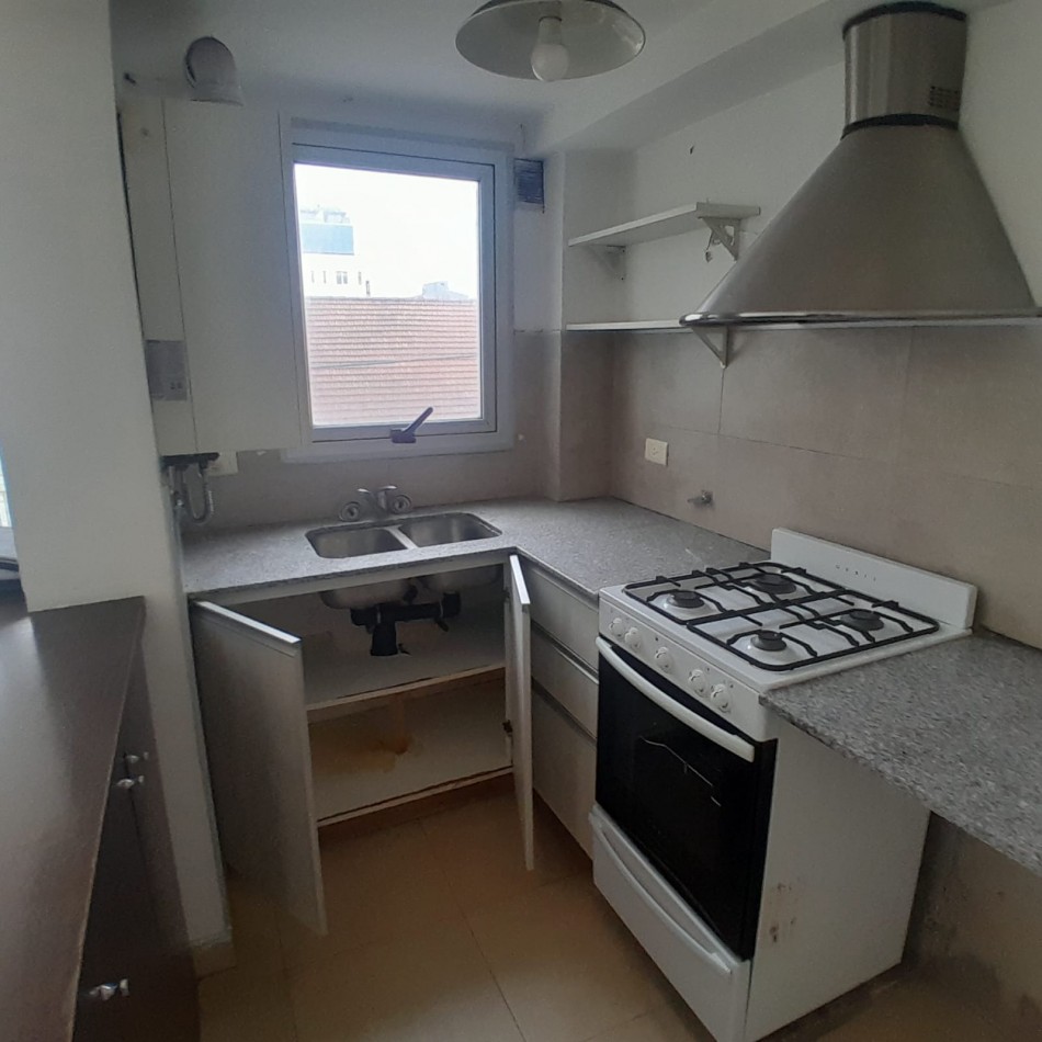 SEMIPISO DE 2 AMBIENTES A LA CALLE, APTO CREDITO