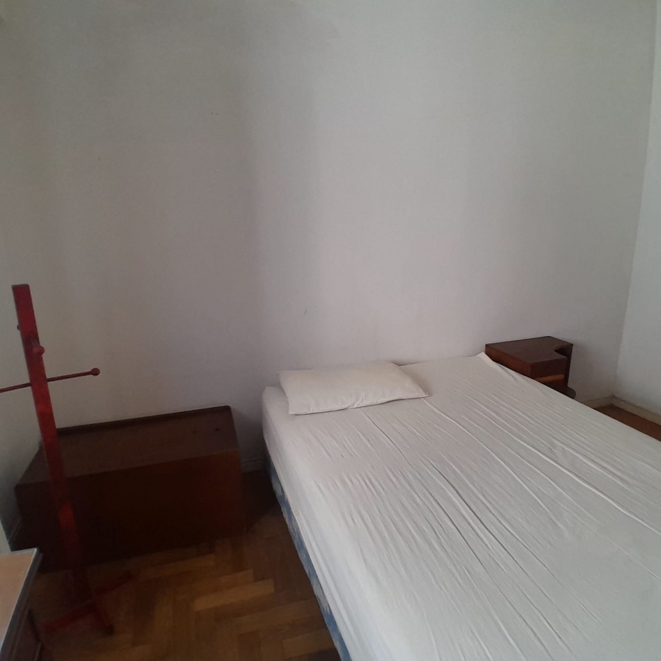 DEPARTAMENTO SEMIPISO DE 2 AMBIENTES EN ZONA PLAZA MITRE