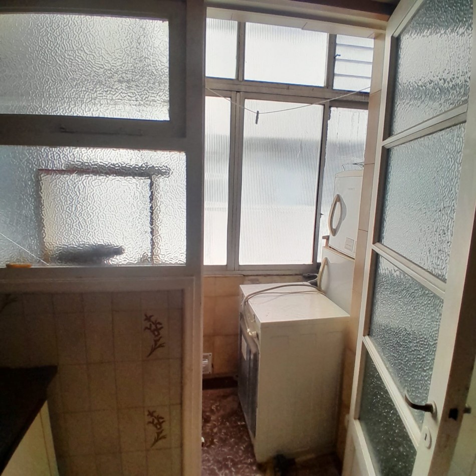 DEPARTAMENTO SEMIPISO DE 2 AMBIENTES EN ZONA PLAZA MITRE