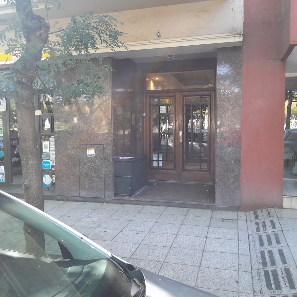 DEPARTAMENTO SEMIPISO DE 2 AMBIENTES EN ZONA PLAZA MITRE