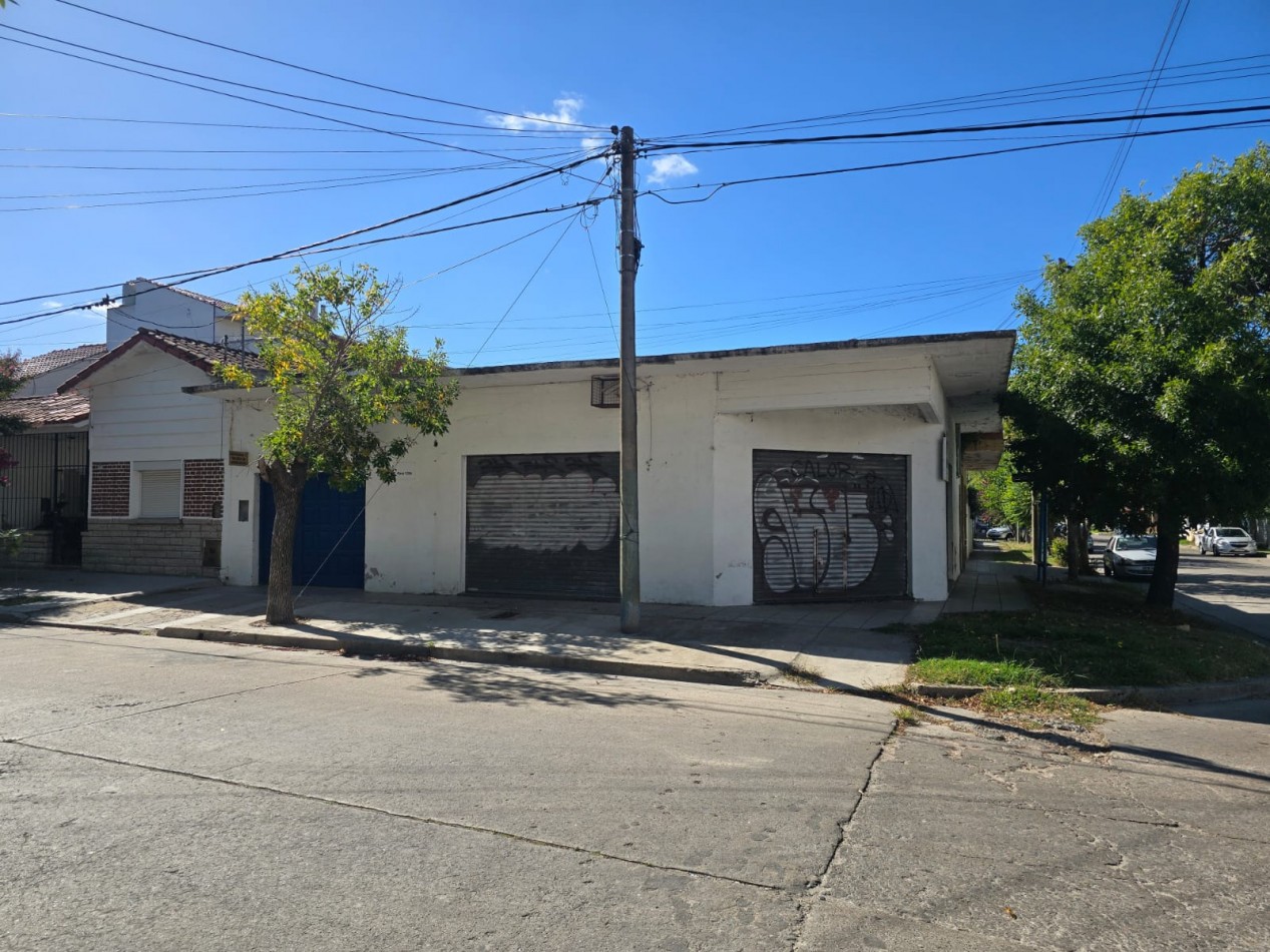 LOCAL EN ESQUINA EN 3 DE FEBRERO Y PERU