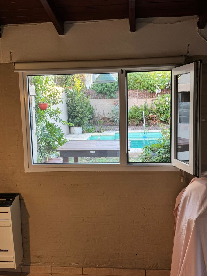 EXCELENTE CHALET DE 5 AMBIENTES EN VILLA PRIMERA