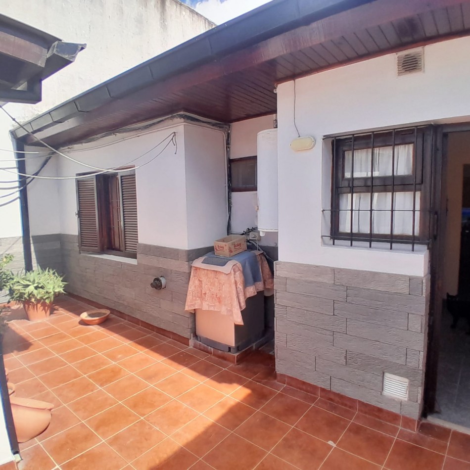 CASA DE 3 AMBIENTES EN BARRIO RAICES