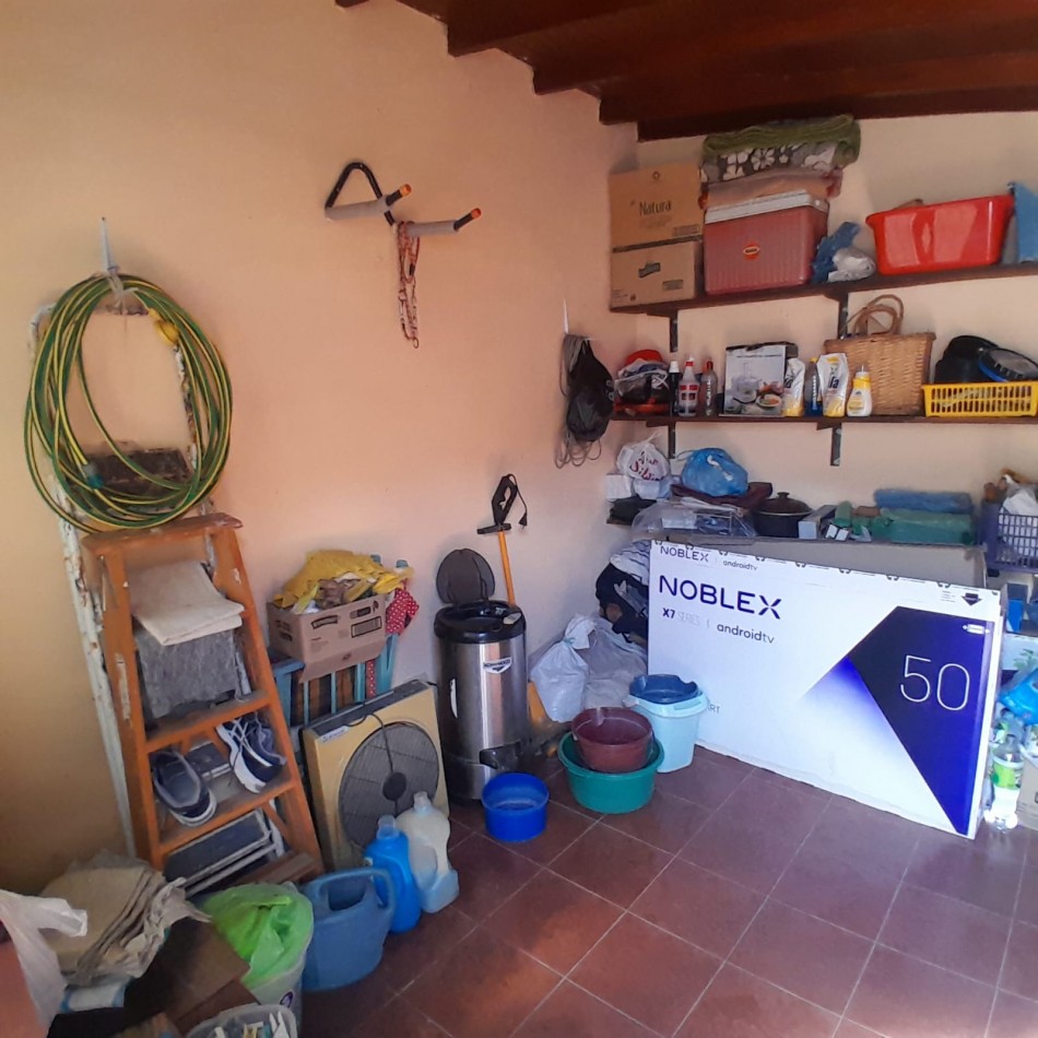 CASA DE 3 AMBIENTES EN BARRIO RAICES