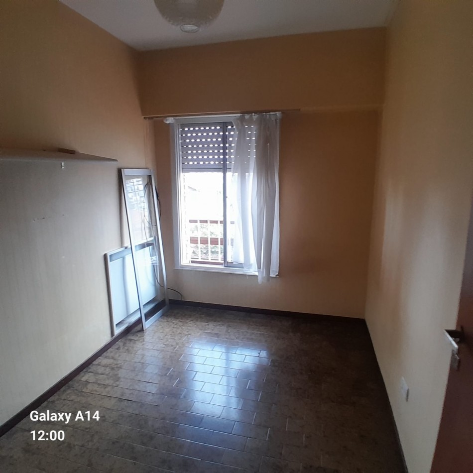 DEPARTAMENTO DE 5 AMBIENTES EN LA ZONA DE GUEMES