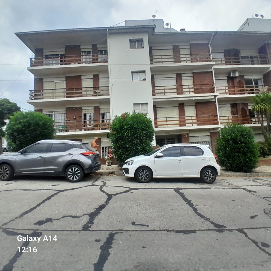 DEPARTAMENTO DE 5 AMBIENTES EN LA ZONA DE GUEMES