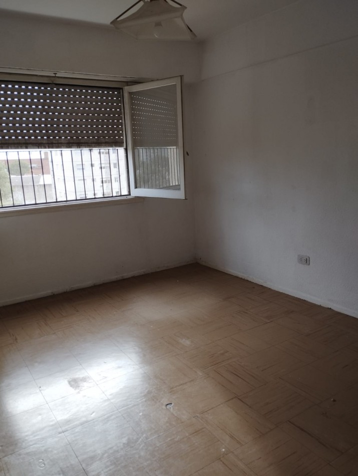 EN VENTA. DEPARTAMENTO DE TRES AMBIENTES EN COMPLIEJO CERRADO SOBRE AV LIBERTAD 5500