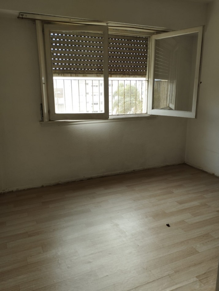 EN VENTA. DEPARTAMENTO DE TRES AMBIENTES EN COMPLIEJO CERRADO SOBRE AV LIBERTAD 5500