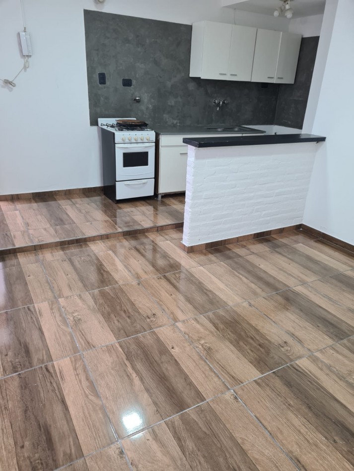 ALQUILER 24 MESES. PH 3 AMBIENTES CON PATIO. NEUQUEN Y LIBERTAD