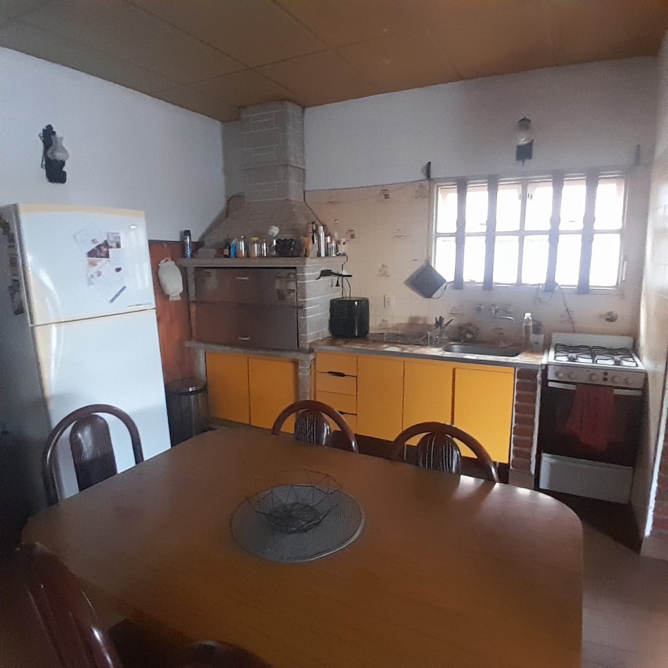 CHALET DE 2 AMBIENTES EN ARAGON Y PELAYO