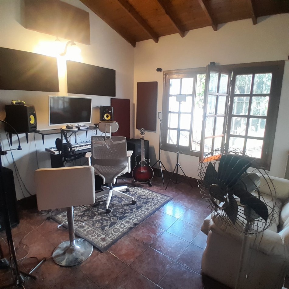 CHALET DE 2 AMBIENTES EN ARAGON Y PELAYO