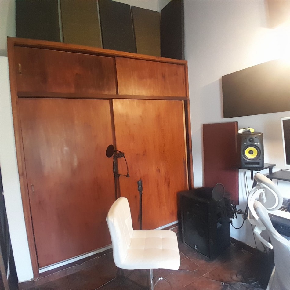 CHALET DE 2 AMBIENTES EN ARAGON Y PELAYO