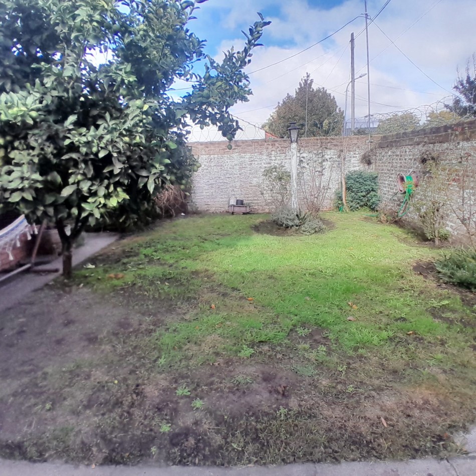 CHALET DE 2 AMBIENTES EN ARAGON Y PELAYO