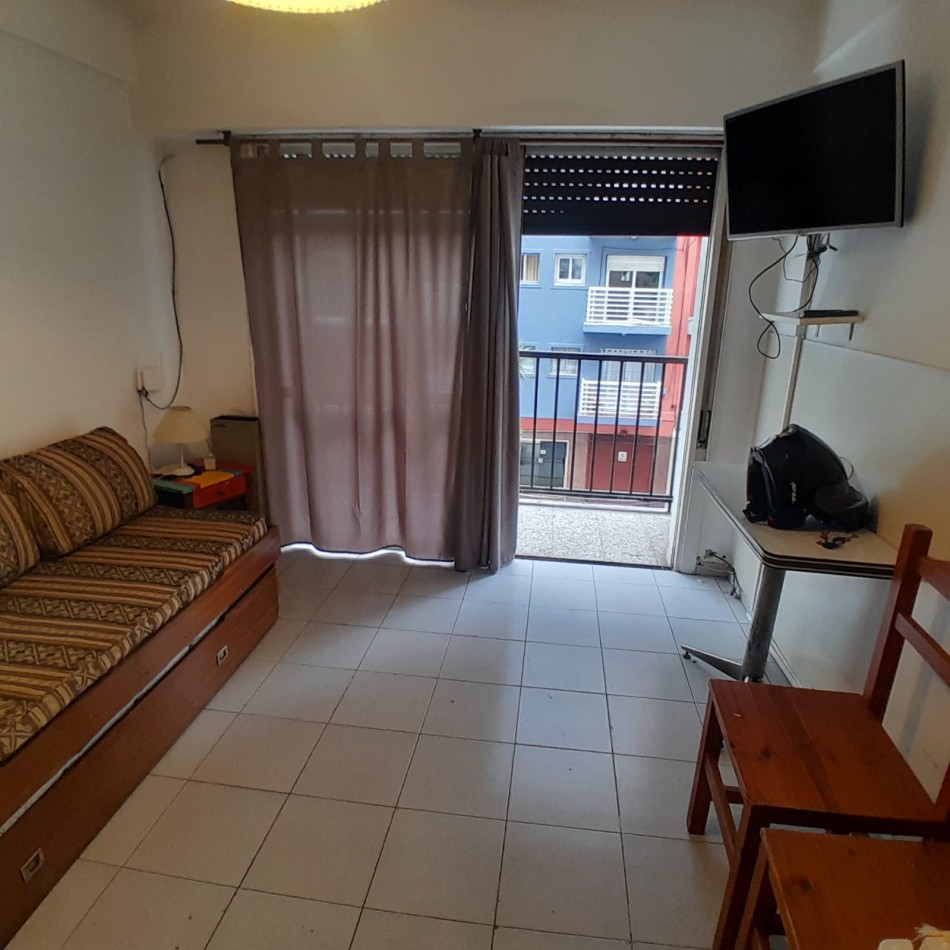 DEPARTAMENTO DE 1 AMBIENTE A METROS DEL MAR